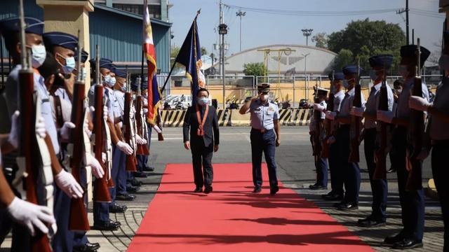 驻菲律宾大使黄溪连会见菲新任海警司令阿布-2.jpg