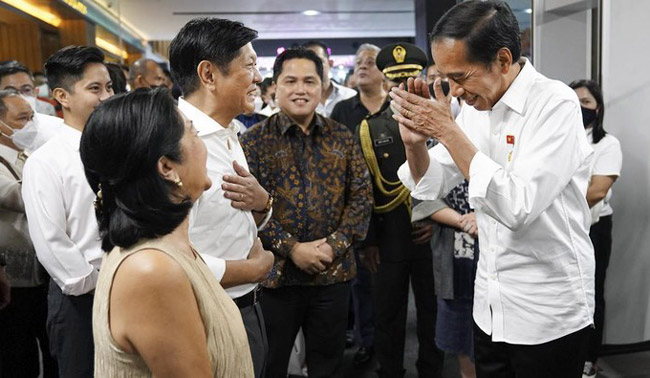 momen-jokowi-ajak-presiden-filipina-n2.jpg