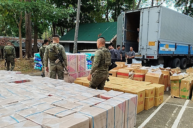haul-of-contraband-cigarettes-and-diapers-seized-by-soldiers-in-Linamon-Lan2.jpg